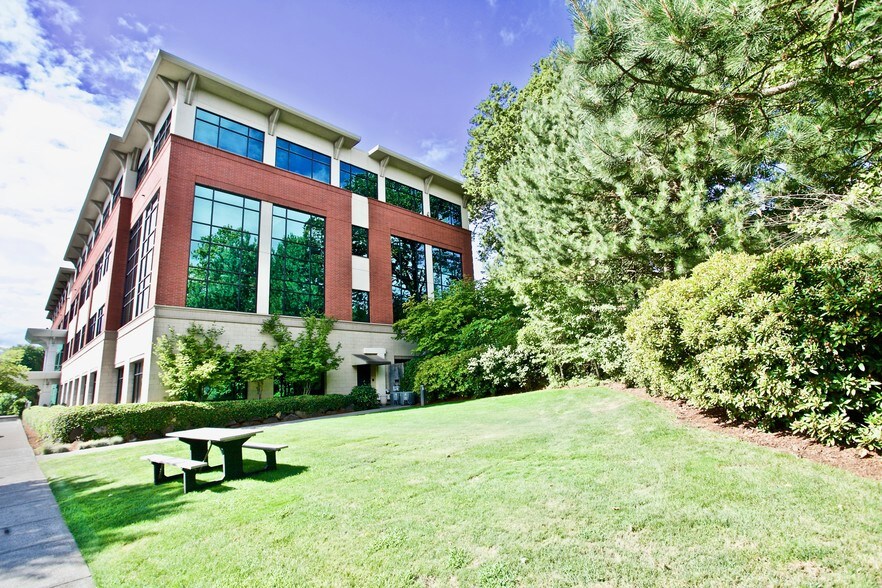 More Photos Of 1800 Blankenship Rd, West Linn Unknown For Lease