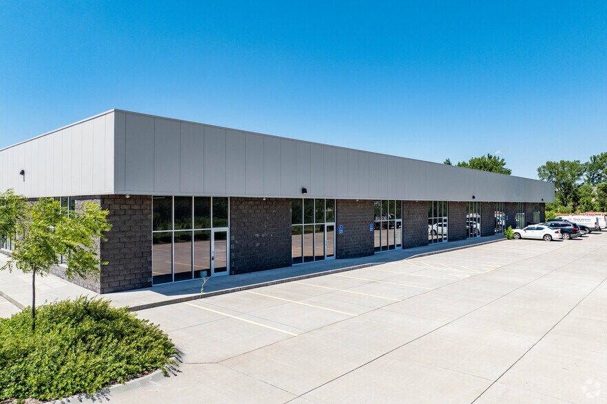 More Photos Of 2240 Fletcher Ave, Lincoln Showroom For Lease