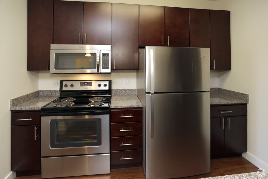 More Photos Of 4 Berry St, North Andover Apartments For Lease