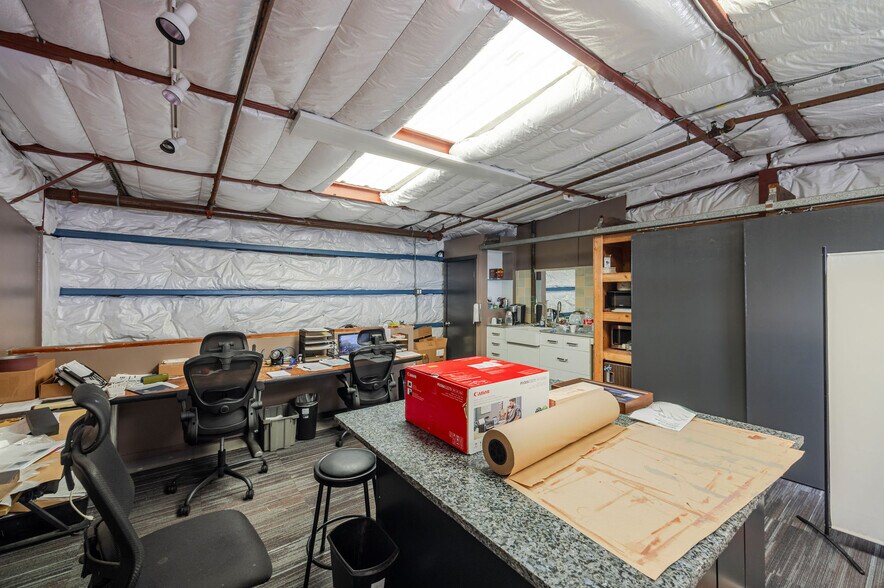 More Photos Of 207 Harvard Ave, Half Moon Bay Warehouse For Sale