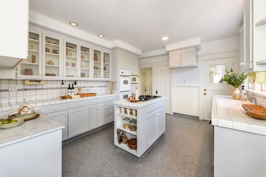 More Photos Of 8 Keller St, Petaluma Office Residential For Sale