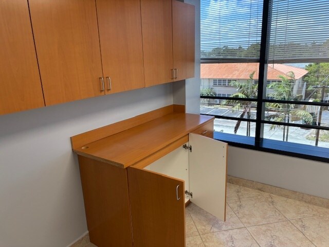 More Photos Of 2021 E Commercial Blvd, Fort Lauderdale Medical For Lease