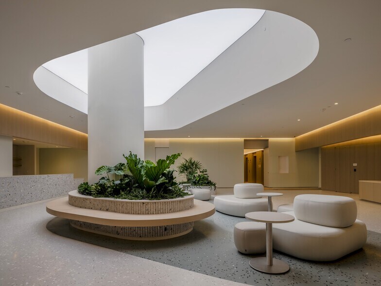 More Photos Of 2701 S Le Jeune Rd, Coral Gables Office For Lease
