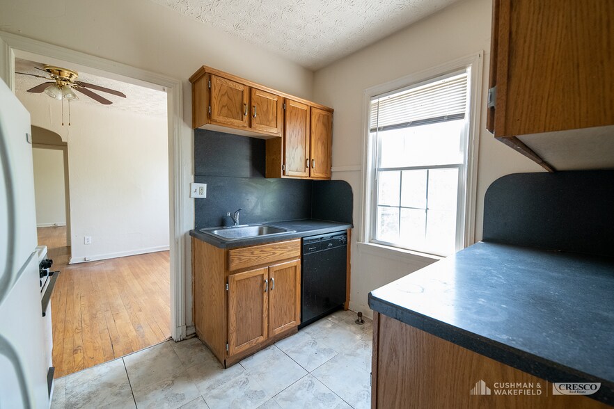 More Photos Of 3016 S Moreland Blvd, Cleveland Multifamily For Sale