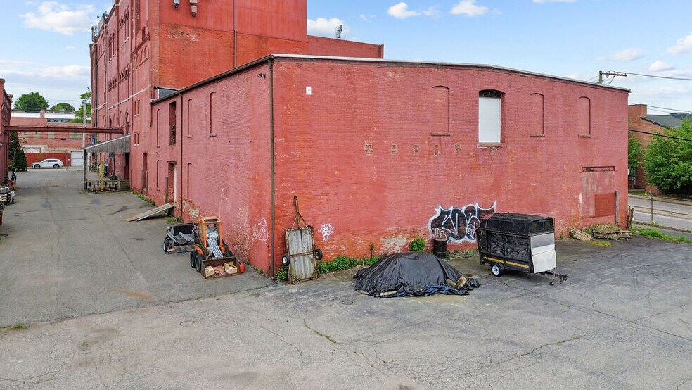 More Photos Of 431 Harris Ave, Providence Warehouse For Sale