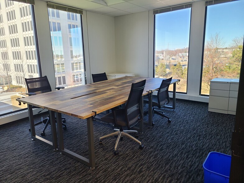 More Photos Of 1701 Golf Rd, Rolling Meadows Coworking Space