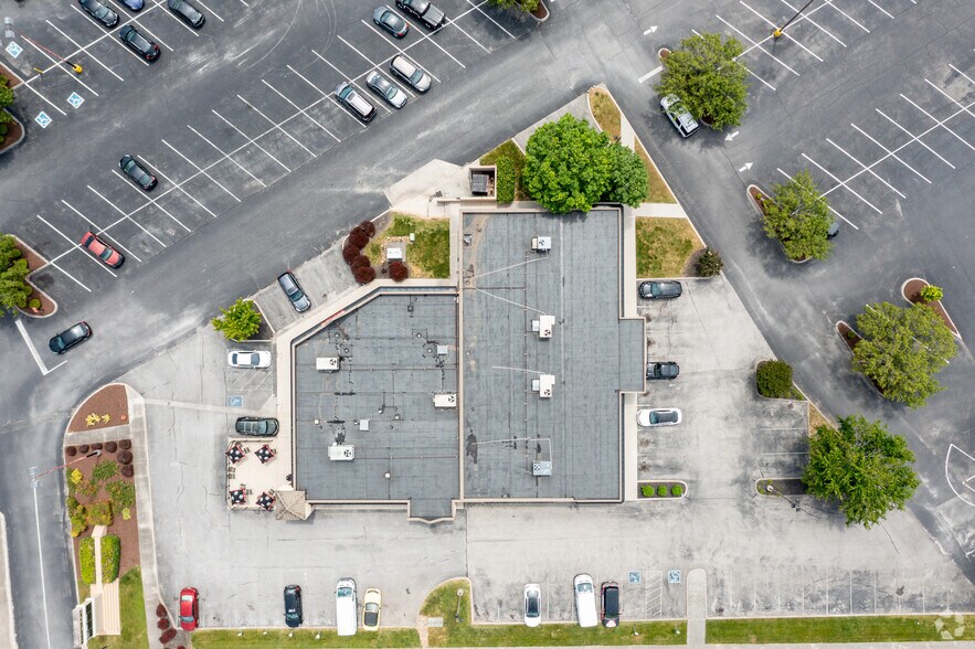 More Photos Of 1133A-1135 Oak Ridge Tpke, Oak Ridge Freestanding For Lease