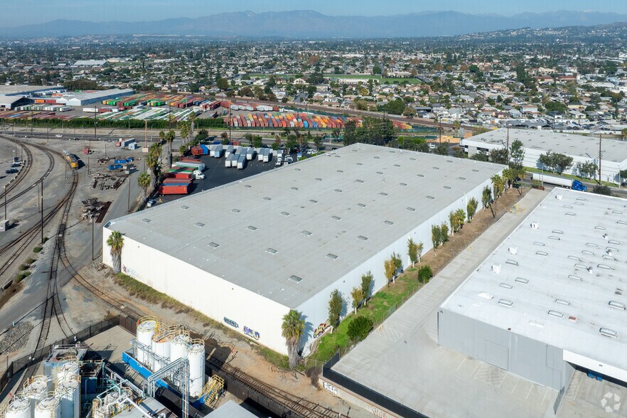 More Photos Of 11500 Los Nietos Rd, Santa Fe Springs Distribution For Lease