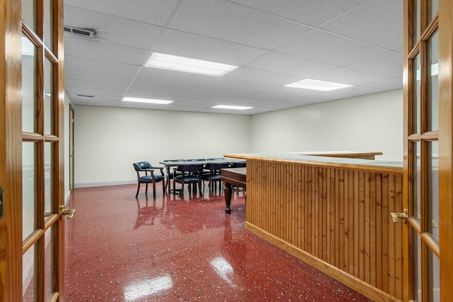 More Photos Of 660 New Hwy 68, Sweetwater Freestanding For Sale