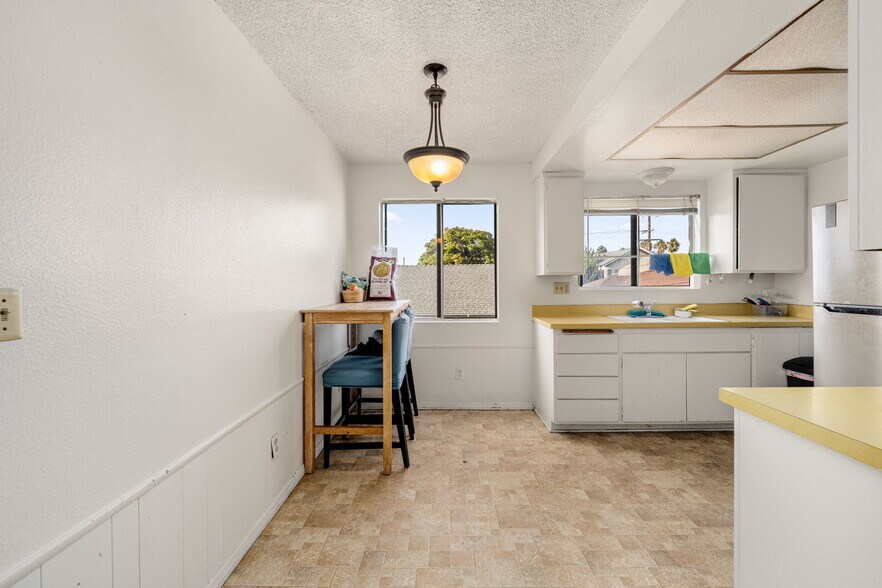 More Photos Of 1070 Freeman Ave, Long Beach Apartments For Sale