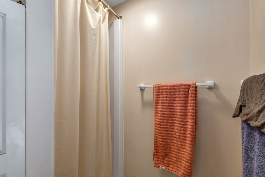 More Photos Of 68 Lyme Rd, Hanover Office Residential For Sale