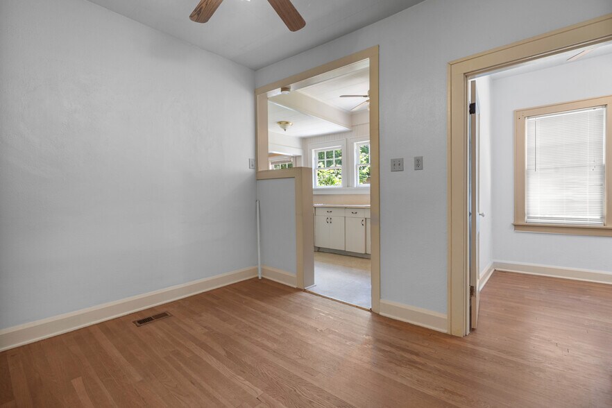 More Photos Of 107 Barry St, Hot Springs Medical For Sale