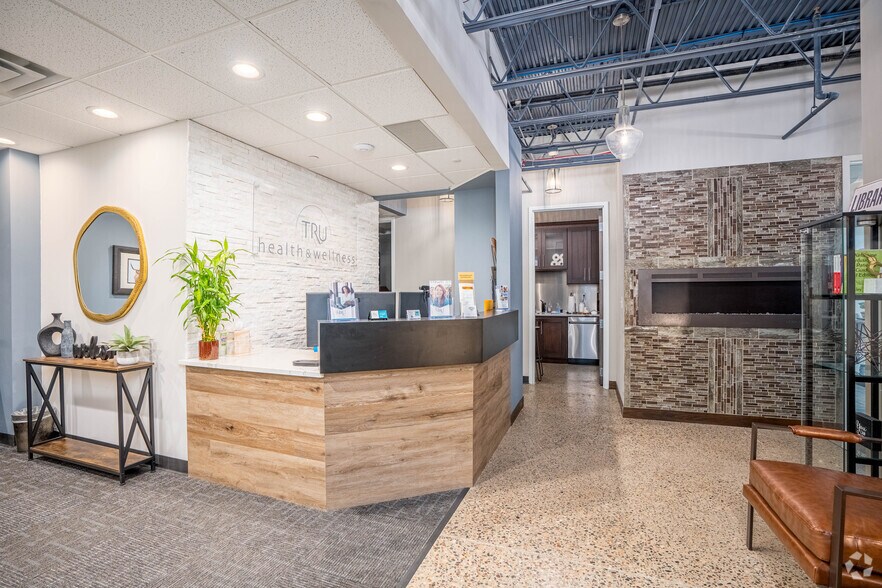 More Photos Of 14525 Hwy 7, Minnetonka Medical For Lease