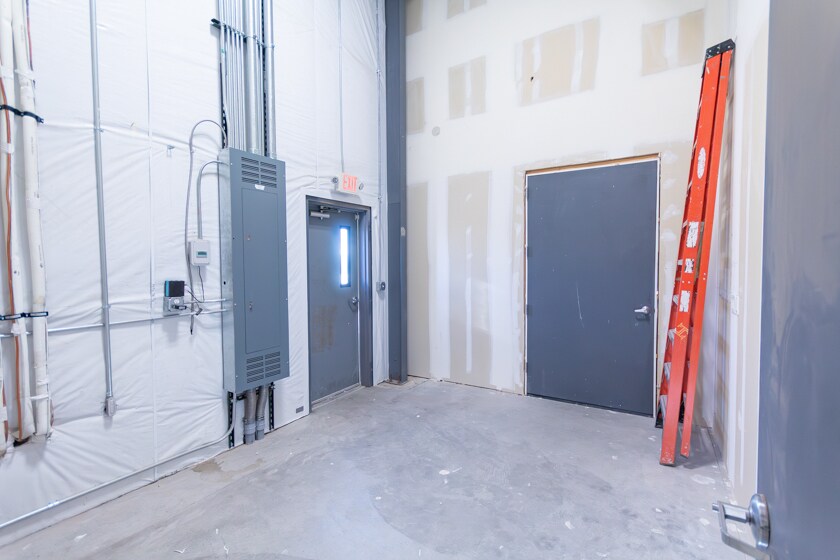 More Photos Of 5000 Goodman St, Timnath Showroom For Lease