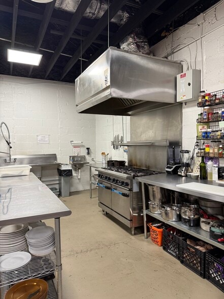 More Photos Of 327 State St E, Murfreesboro Flex For Sale