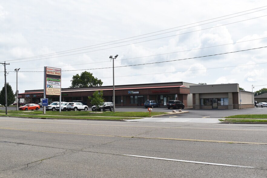 More Photos Of 1905 Center Ave, Janesville Storefront For Lease