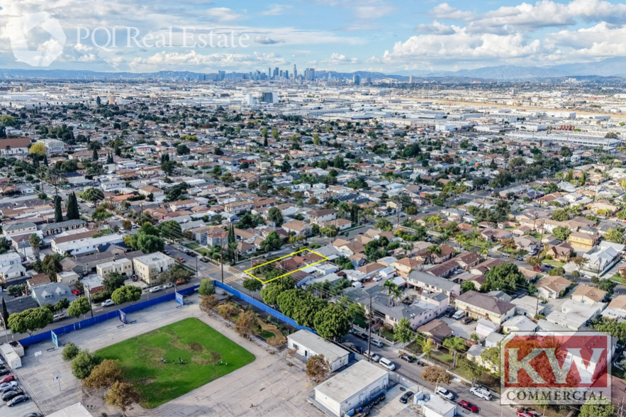 More Photos Of 4101 E 57th St, Maywood Multifamily For Sale