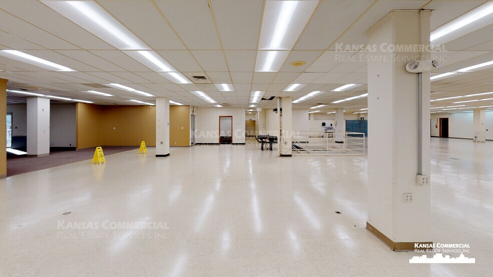 More Photos Of 400 SE Quincy St, Topeka Office For Lease