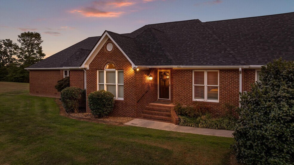 More Photos Of 1020 Thomas Rd, Benton Multifamily For Sale