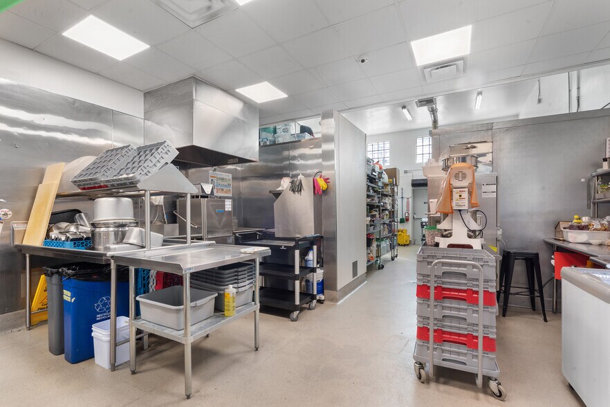 More Photos Of 2144-2146 Colorado Blvd, Los Angeles Restaurant For Sale