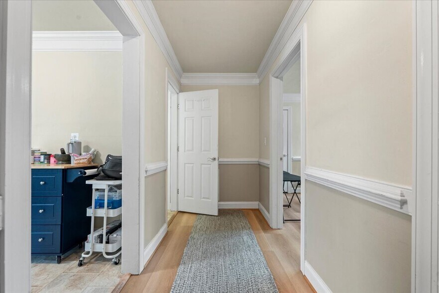More Photos Of 1911 Dixon St, Fredericksburg Freestanding For Sale