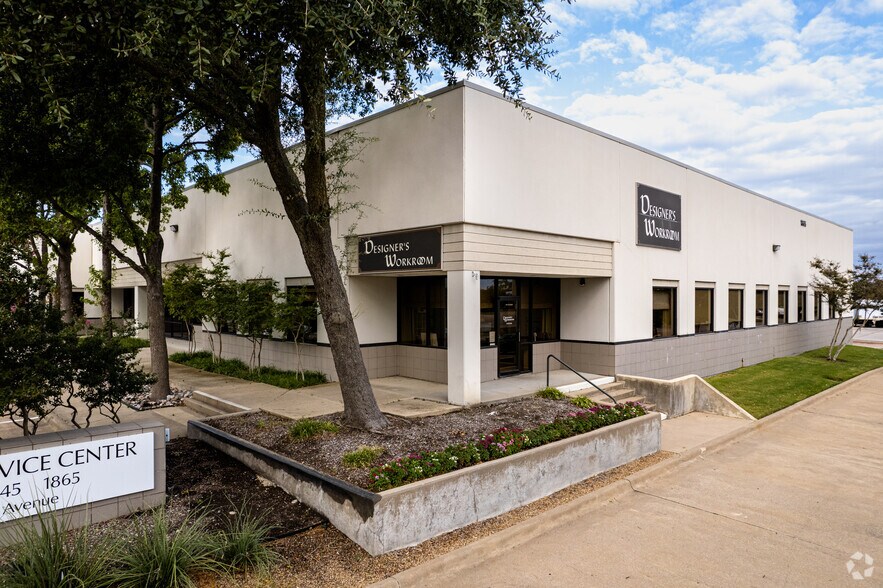 Primary Photo Of 1865 Summit Ave, Plano Showroom For Lease