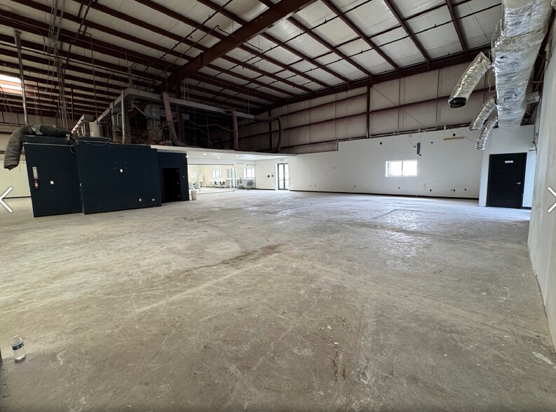More Photos Of 511 Black Horse Pike, Turnersville Warehouse For Lease