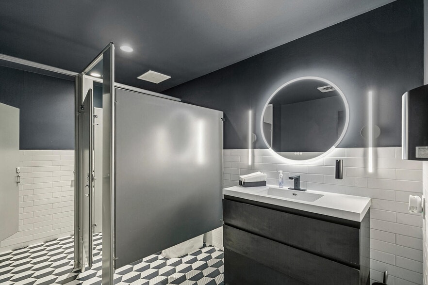 More Photos Of 7108 S Alton Way, Englewood Flex For Sale