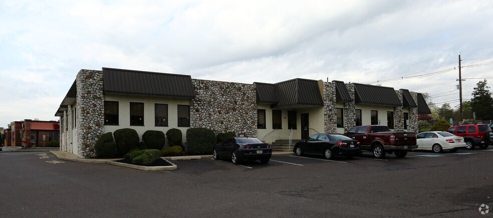 Primary Photo Of 7377 N Crescent Blvd, Pennsauken General Retail For Lease