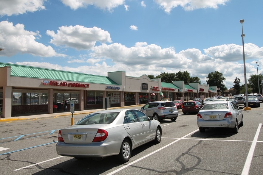 More Photos Of 1 Lafayette Rd, Fords General Retail For Lease