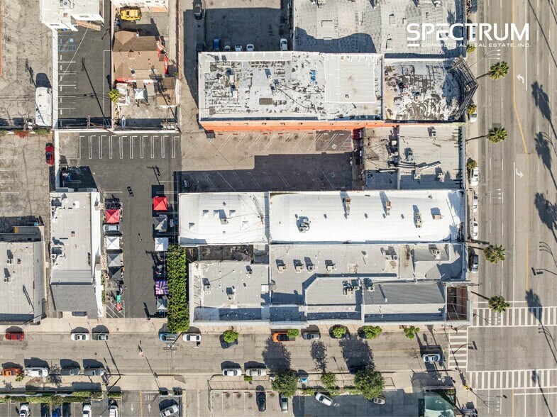 More Photos Of 6451-6453 Van Nuys Blvd, Van Nuys Storefront For Lease