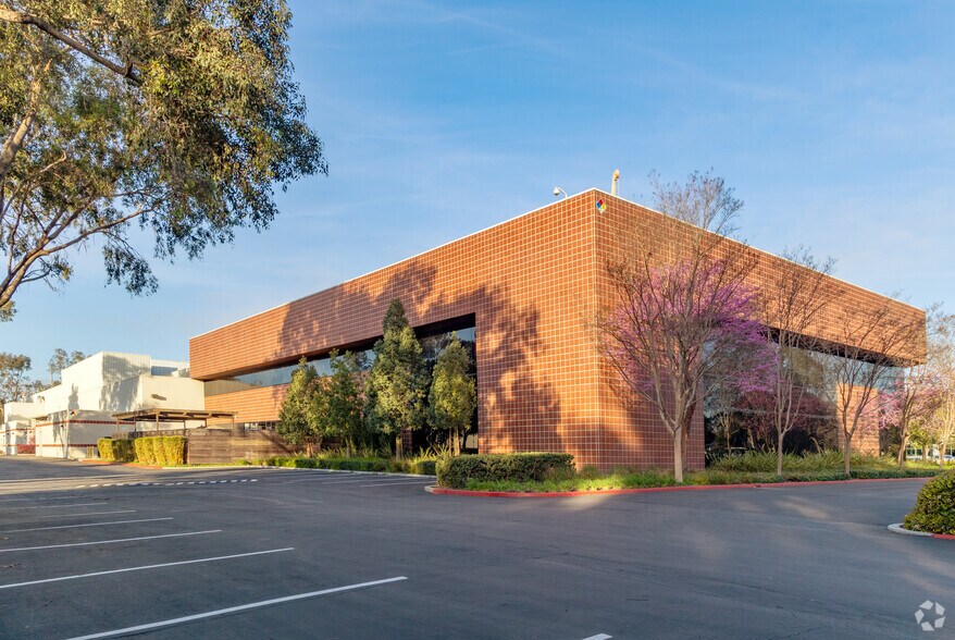 More Photos Of 2581 Junction Ave, San Jose Research And Development For Lease