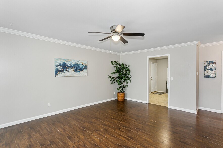 More Photos Of 534-544 N Richmond St, Wichita Apartments For Sale