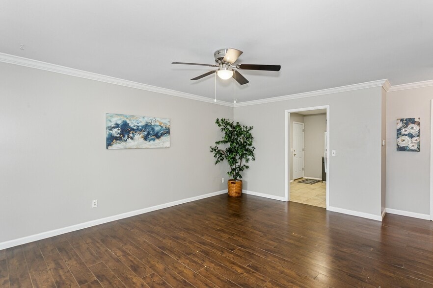 More Photos Of 534-544 N Richmond St, Wichita Apartments For Sale