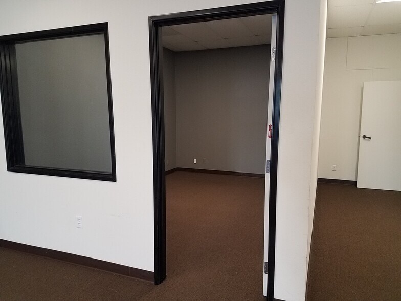 More Photos Of 2840-2850 E Foothill Blvd, Pasadena Office For Lease