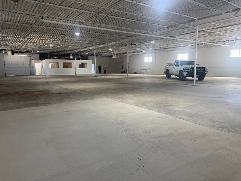 More Photos Of 130 E Zavalla, San Antonio Warehouse For Lease