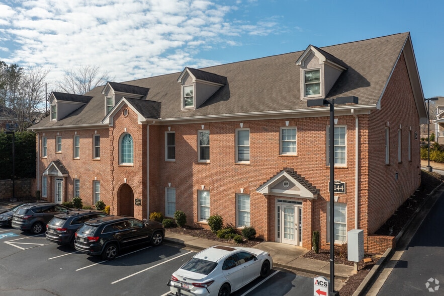 More Photos Of 2050 Buford Hwy, Buford Unknown For Lease