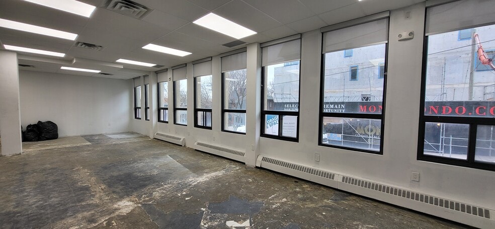More Photos Of 845-851 St Clair Av W, Toronto Office For Lease