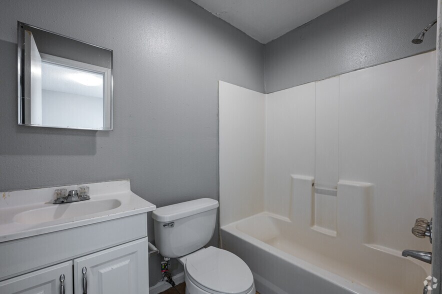 More Photos Of 1820 E Texas St, Bossier City Apartments For Sale