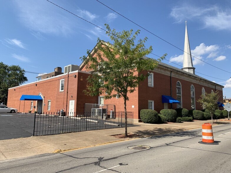 More Photos Of 121 Walnut St, Evansville Religious Facility For Sale