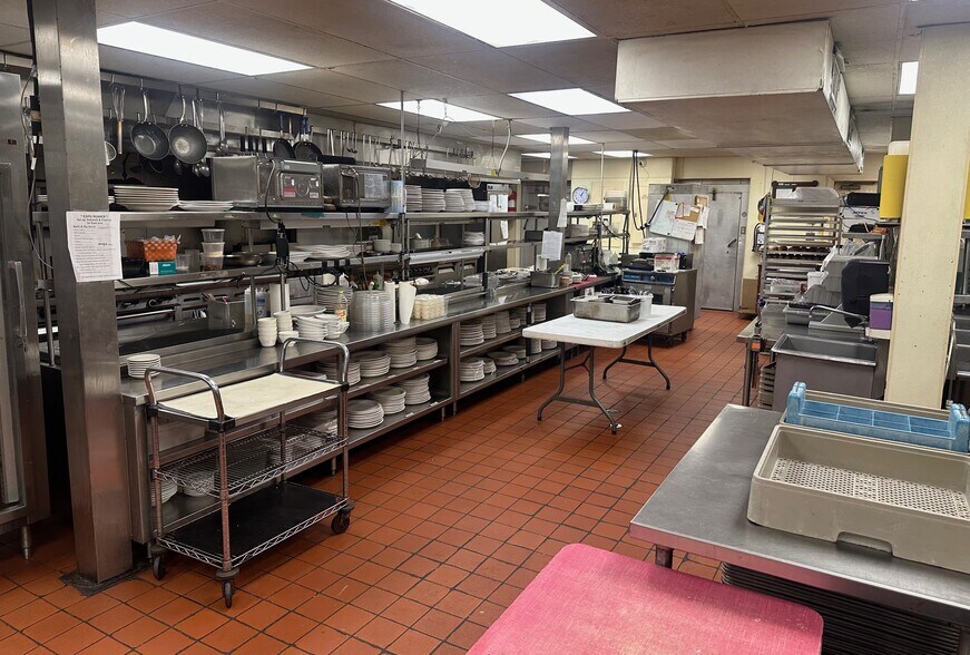 More Photos Of 252 Fox Run Ln, East Stroudsburg General Retail For Sale