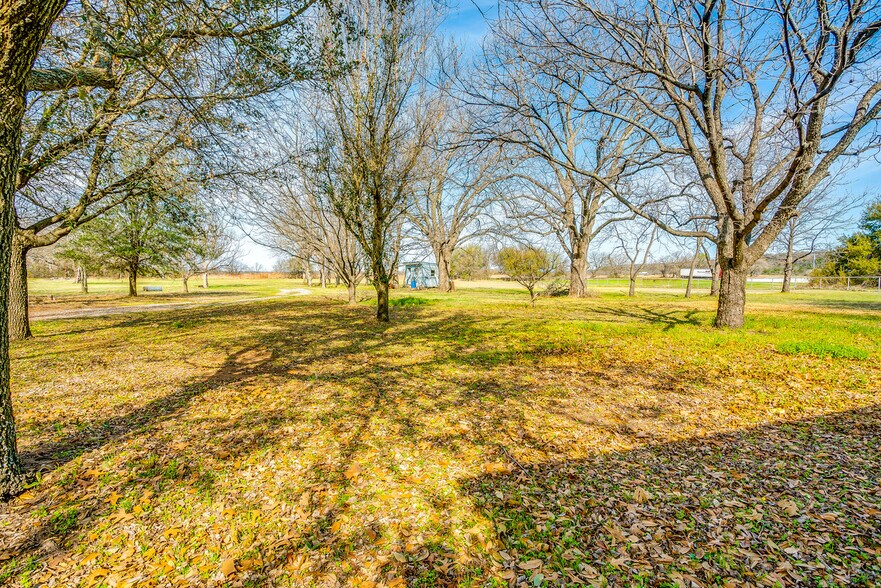 More Photos Of 14330 S Highway 281, Santo Trailer Camper Park For Sale