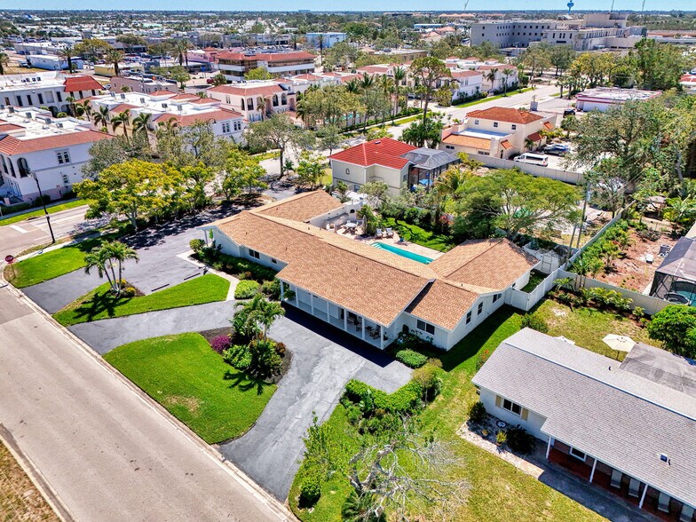 More Photos Of 400 Nokomis Ave S, Venice Specialty For Sale