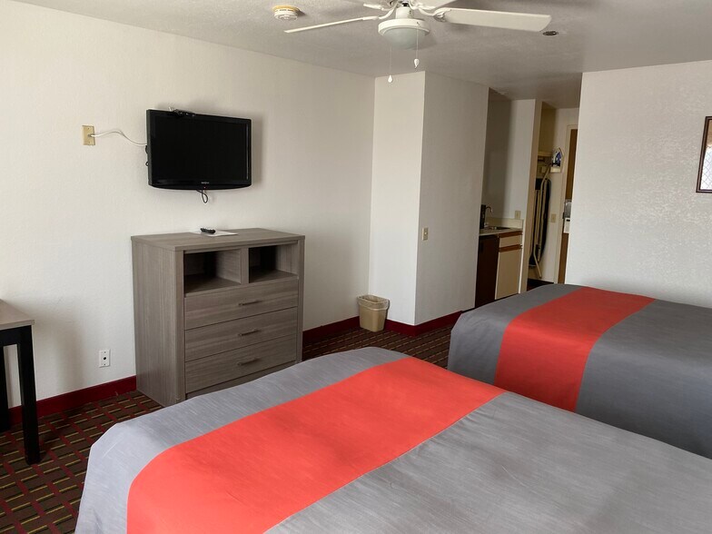 More Photos Of 3815 21st St, Lubbock Hotel For Sale