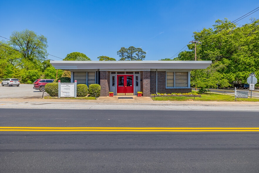 Primary Photo Of 201 S Weston St, Fountain Inn Medical For Sale