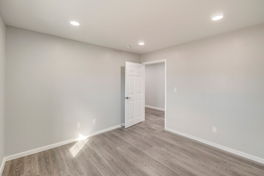 More Photos Of 5268/5450 N FM 866, Odessa Warehouse For Sale