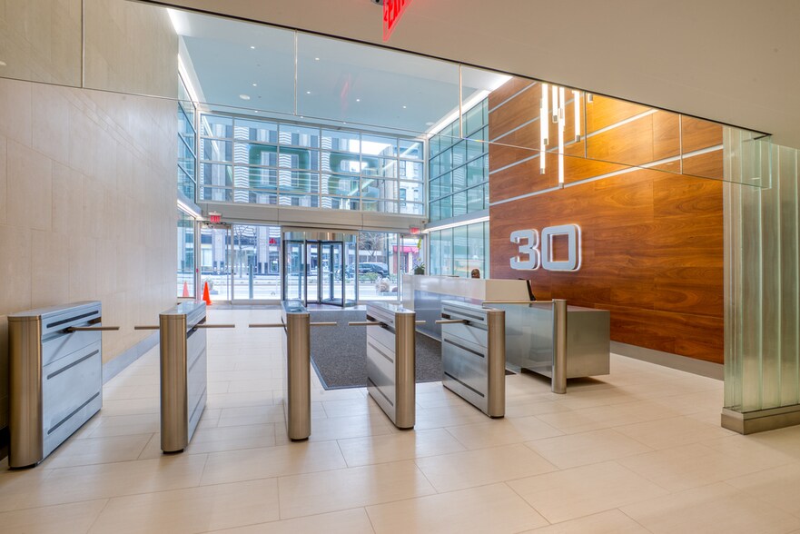 More Photos Of 30 Montgomery St, Jersey City Office For Lease