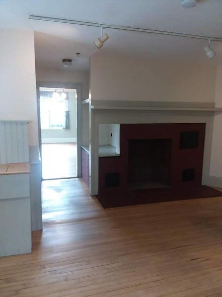 More Photos Of 67 Pine St, Bangor Office For Lease