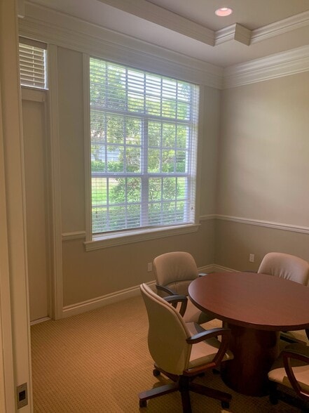 More Photos Of 1935 Commerce Ln, Jupiter Office For Lease