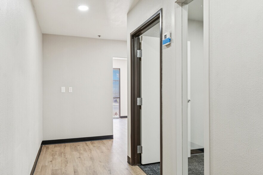 More Photos Of 2209 W 1st St, Tempe Warehouse For Sale